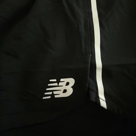New Balance Women's impact 3 inch running shorts size 2XL - Picture 3 of 15